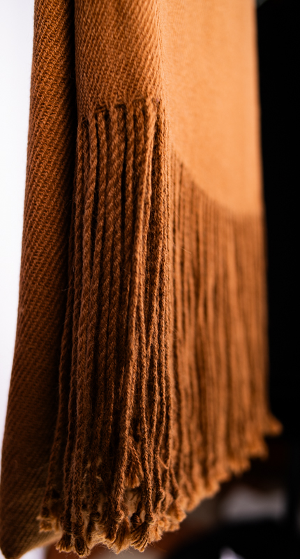 MANTILLA BASICA CON FLECOS LARGOS-XL - Image 3